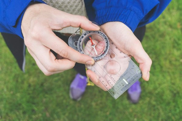 Comment organiser des marches exploratoires avec les citoyens pour identifier et discuter des améliorations possibles de l'espace urbain ?
